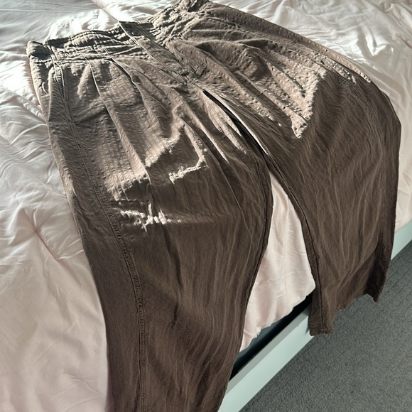 Popcorn material slacks - Picture 3 of 5